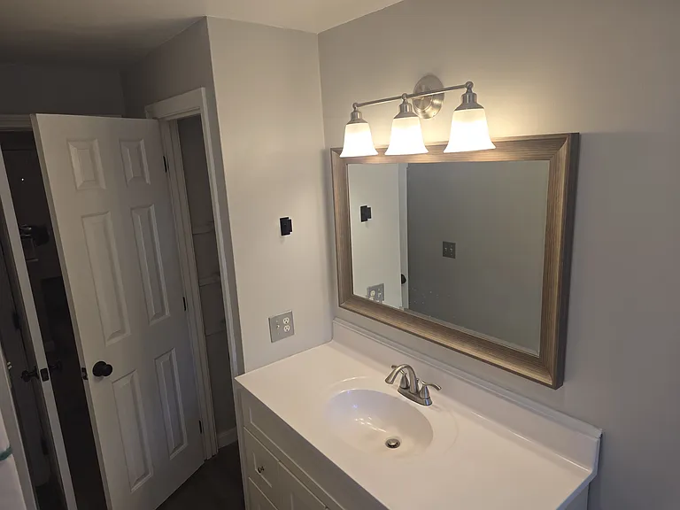 149 Kenyon Ave — Photo 14