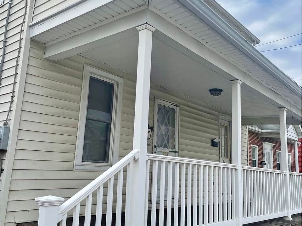 1st image of 208 N Queen St #208