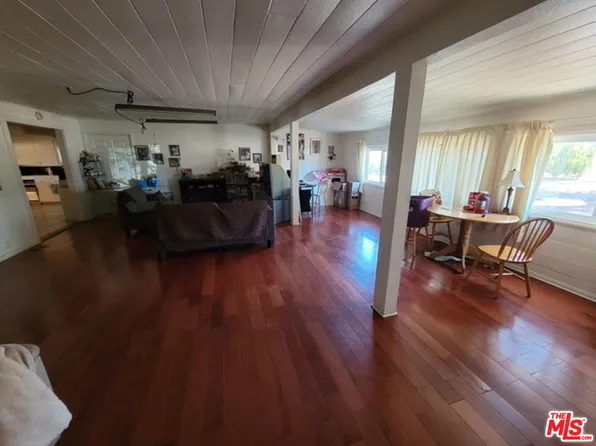 8630 Sheep Creek Rd, Phelan, CA 92371