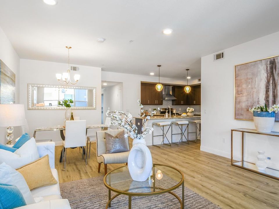 1st image of 2585 El Camino Real APT 405