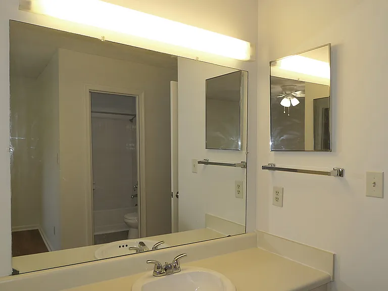138 Kingsbury Dr — Photo 15