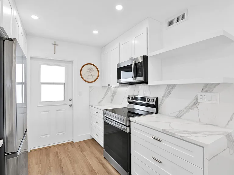 2800 NE 30th Ave #11C — Photo 21