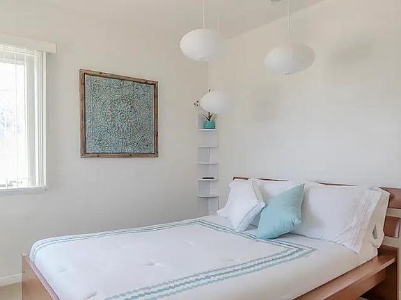 5th image of 712 S Eucalyptus Ave #712