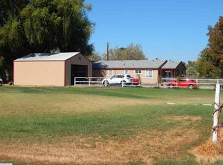 711 Riverside Dr, West Richland, WA 99353