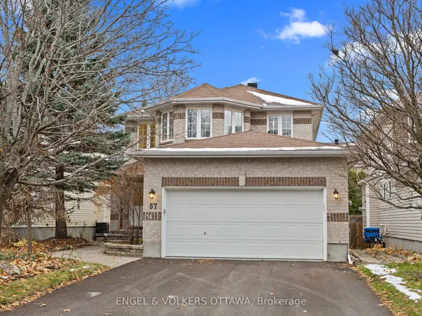 57 Newcastle Ave, Ottawa, ON K2K 3B5