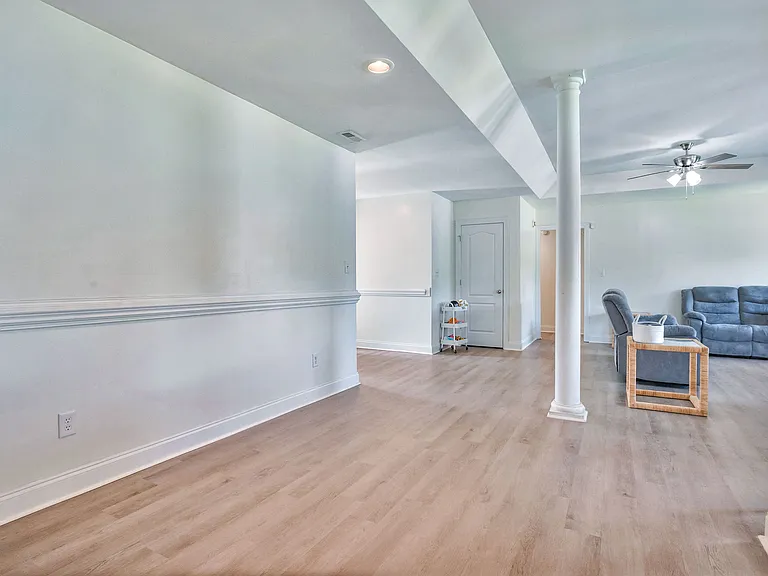 202 Weeping Hollow Ct — Photo 15