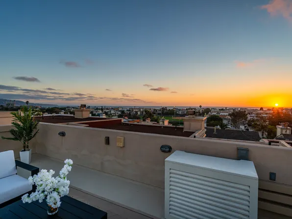 706 11th St, Hermosa Beach, CA 90254