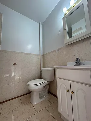 Rented by Capri Jet Realty Corp | media 12