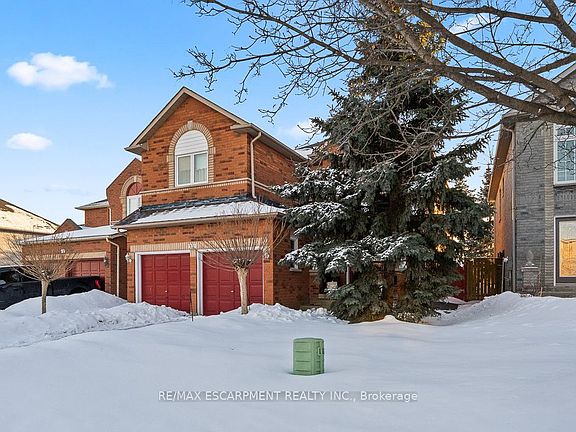 2nd image of 270 Cresthaven Rd