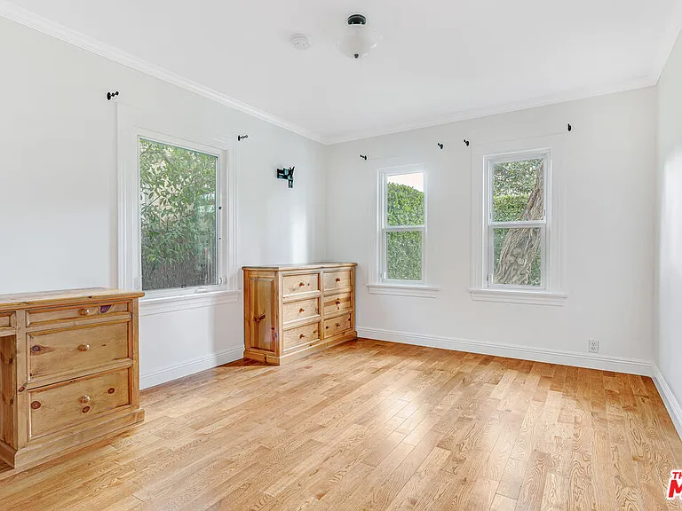 409 N Kilkea Dr — Photo 19