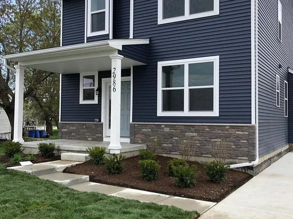 2986 Iowa Dr, Troy, MI 48083