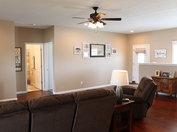 3rd image of 2704 Weatherbrooke Dr