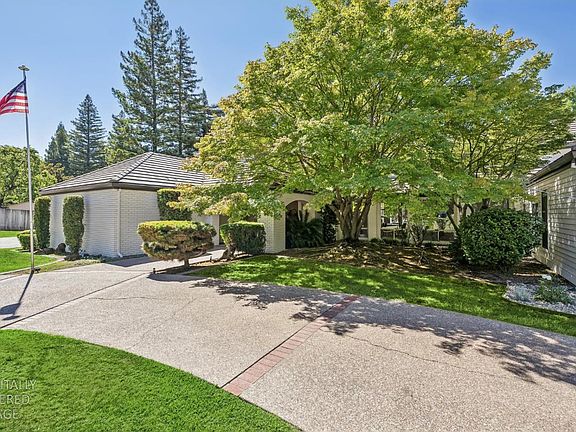 2nd image of 9860 Country Park Ct