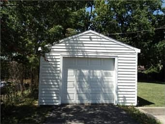 4th image of 3224 Booth Ave