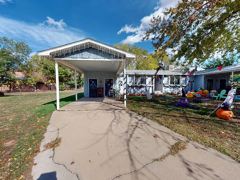 451 Loveridge Dr — Photo 27