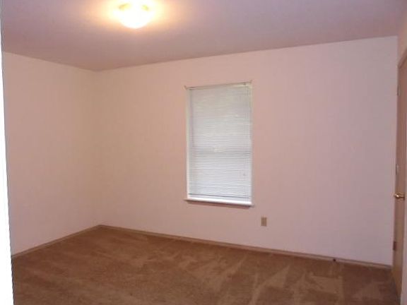 4th image of 1368 E Sequoyah Ct #1368