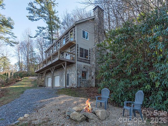 3rd image of 1679 Woods Mountain Trl