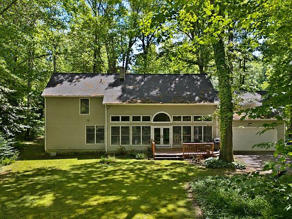 2nd image of 22 Holly Brae Dr