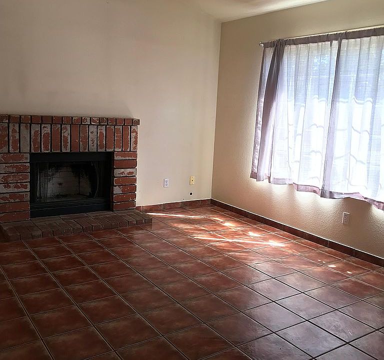 FIre place, living room