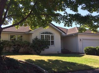 2466 Greenridge Dr, Medford, OR