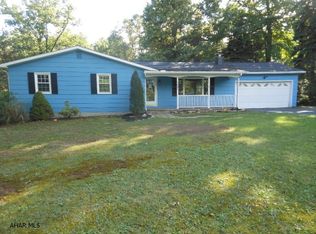 1661 Holly Ridge Dr, Altoona, PA 16601