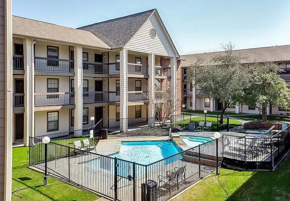 1st image of 218 N Texas Blvd APT 102