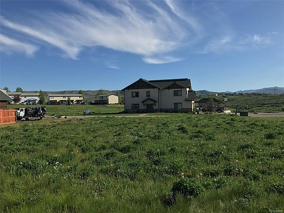 3rd image of 303 Lilac Ct
