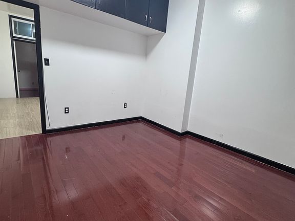 3rd image of 8516 Jamaica Ave #2
