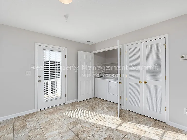 1009 Seth Drive — Photo 24