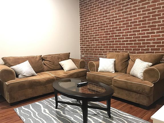 3rd image of 1016 Cherry St APT 201
