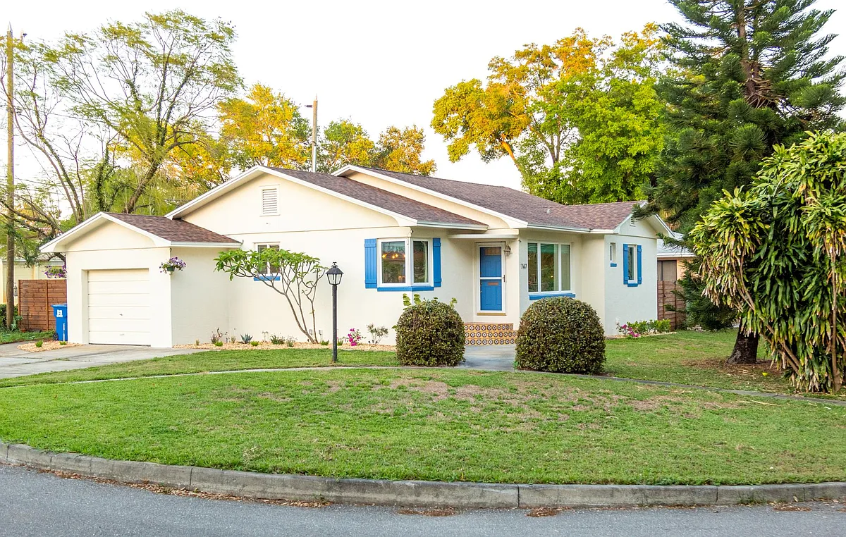 Exterior shot of house and lot - 767 13th Ave N