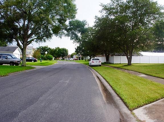 3rd image of 239 Bay Head Dr