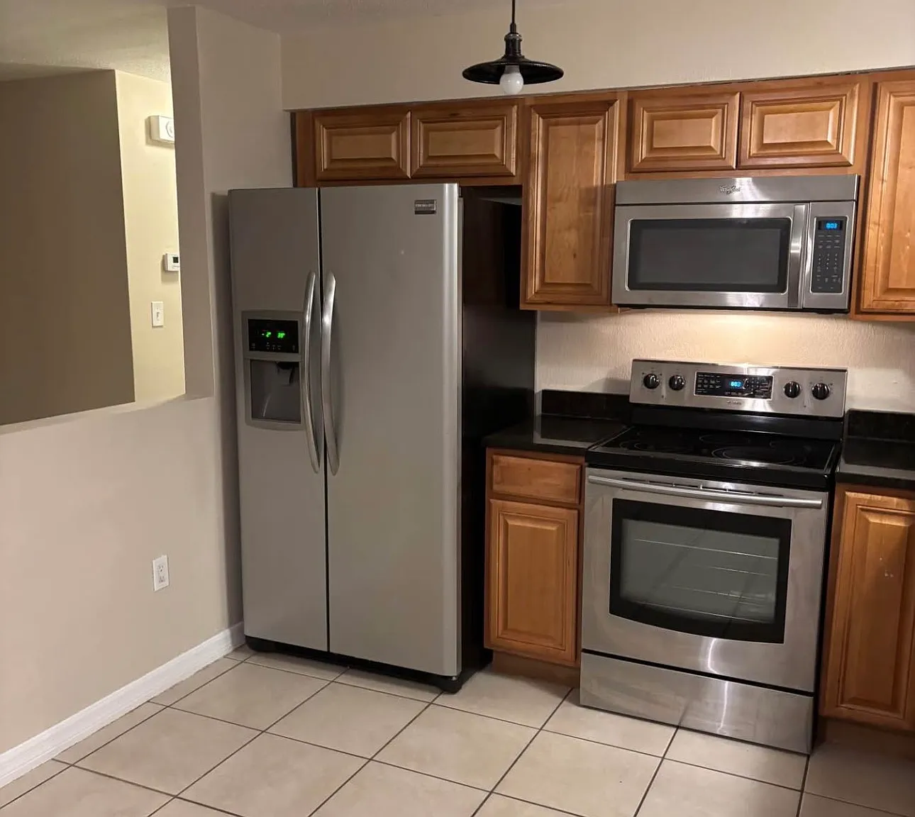3 bed, 1059 sqft, $1,800 — Photo 4