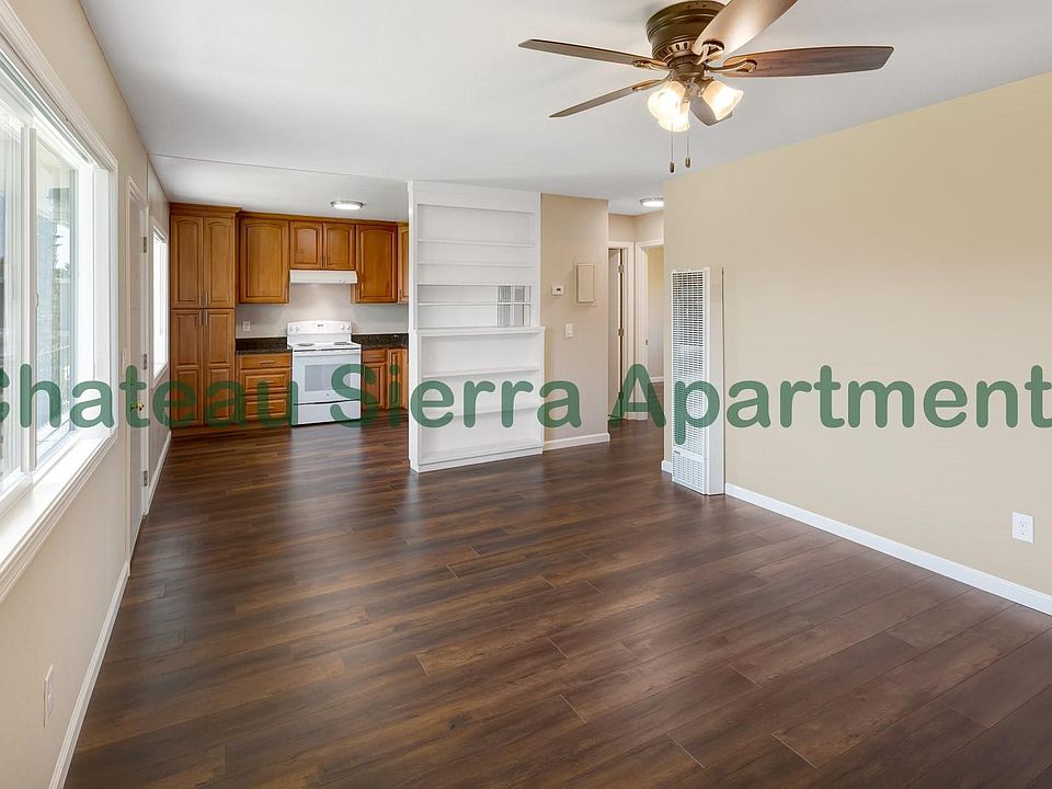 Kitchen ; Living Room
