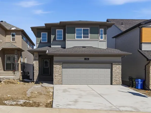 132 S Lewiston Dr NE, Calgary, AB T3P 2J6