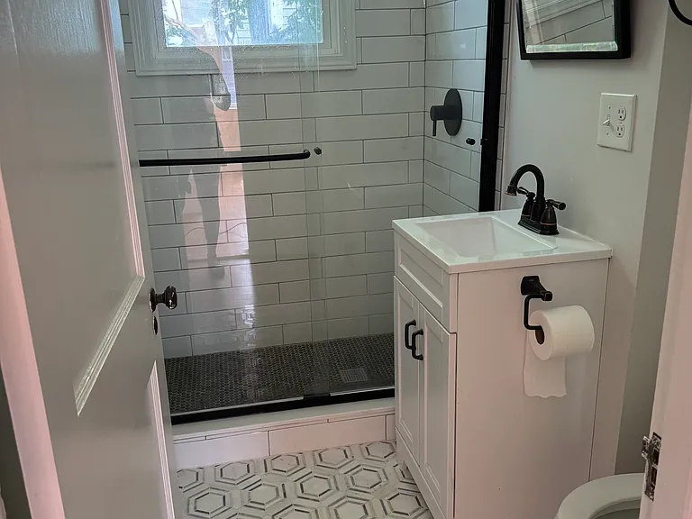 21 Nisbet St #2 — Photo 11