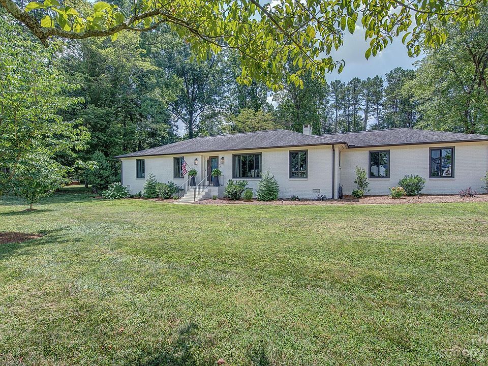 1st image of 102 Belwood Dr