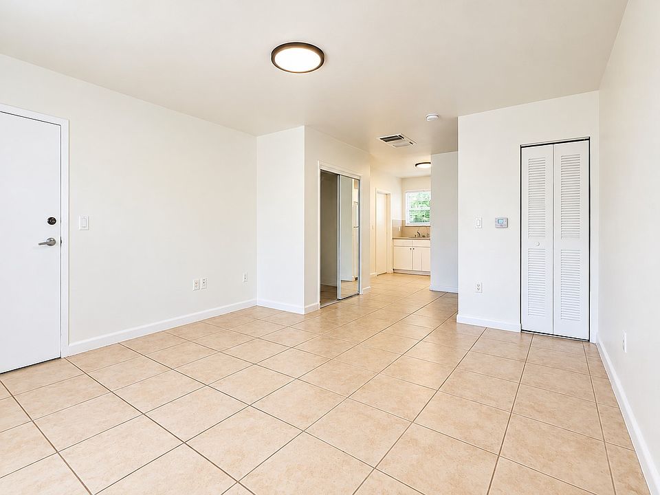 1st image of 567 NE 82nd St #6