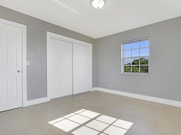 5th image of 715 Washington Ave