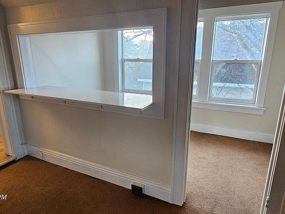 5th image of 114 E Easterday Ave #3