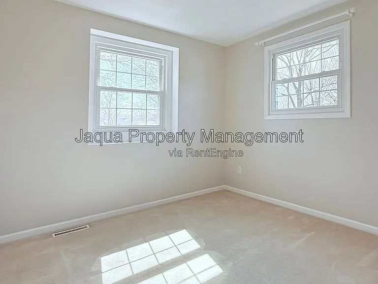 2383 Quincy Ave — Photo 21