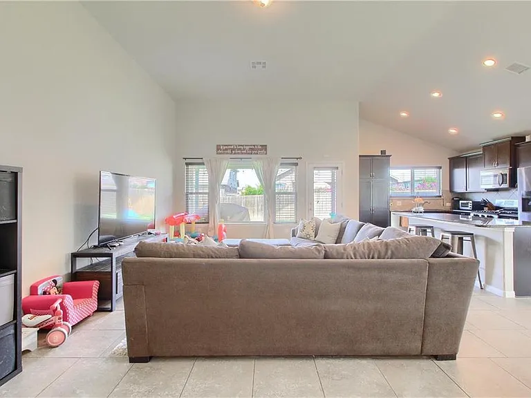 1921 Tawakoni Dr — Photo 12