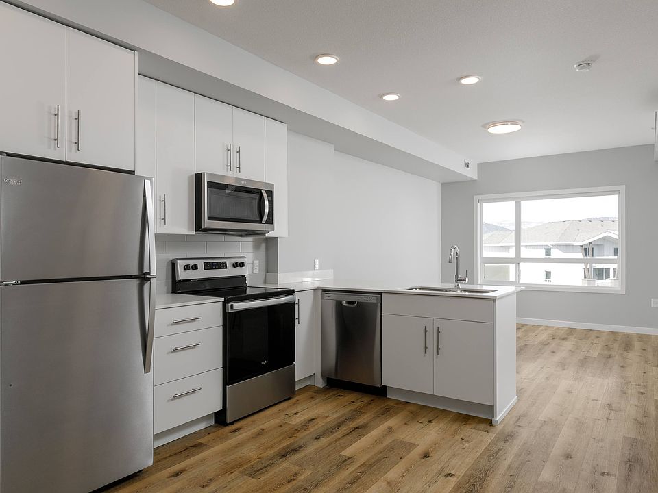 1st image of 2165 Benvoulin Ct #212