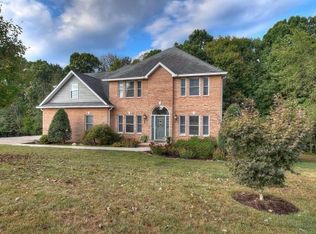 300 Pocahontas Trl, Piney Flats, TN 37686