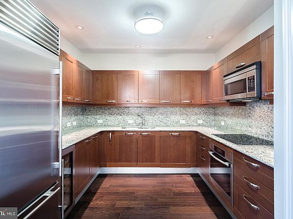 4th image of 50 S 16th St Unit 4402