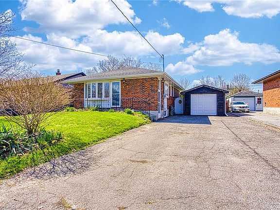2nd image of 90 Prince Charles Dr