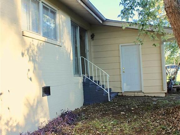 2nd image of 1212 Gale Dr