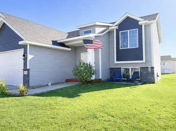 425 Eagle St NW, Isanti, MN 55040