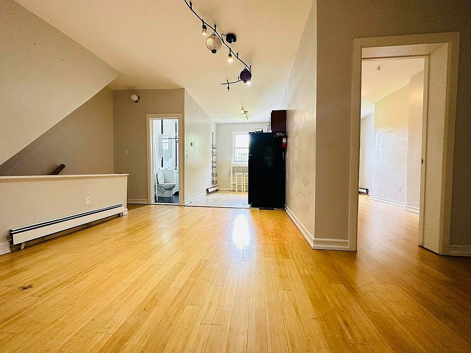 1st image of 207 Sumpter St #V