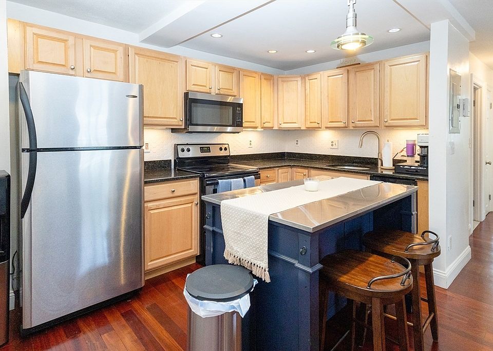 1st image of 191 Commercial St APT 201